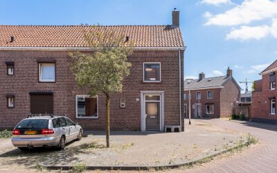 Christiaan. 48-B