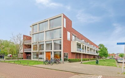 Jan van der. 26