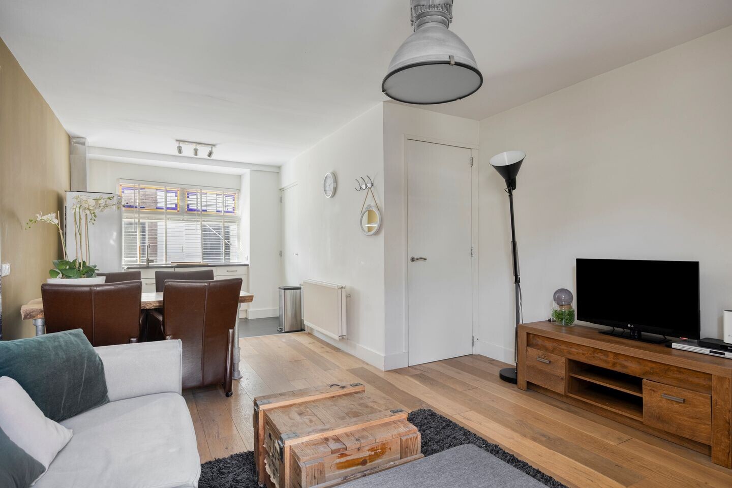 Twee-onder-één-kap te koop: Akkerstraat 5, Tilburg