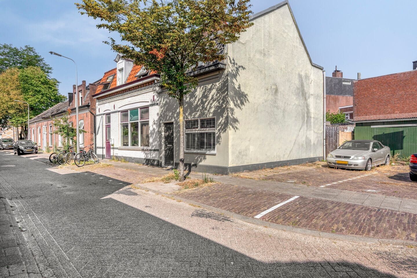 Twee-onder-één-kap te koop: Akkerstraat 5, Tilburg