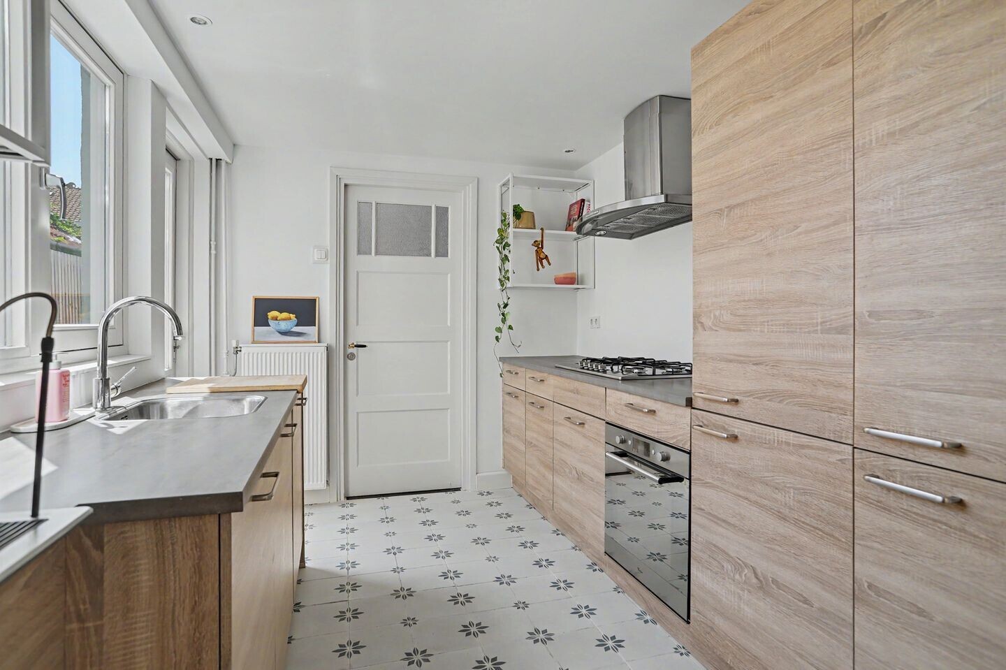 Tussenwoning te koop: Hobbemastraat 32, Tilburg