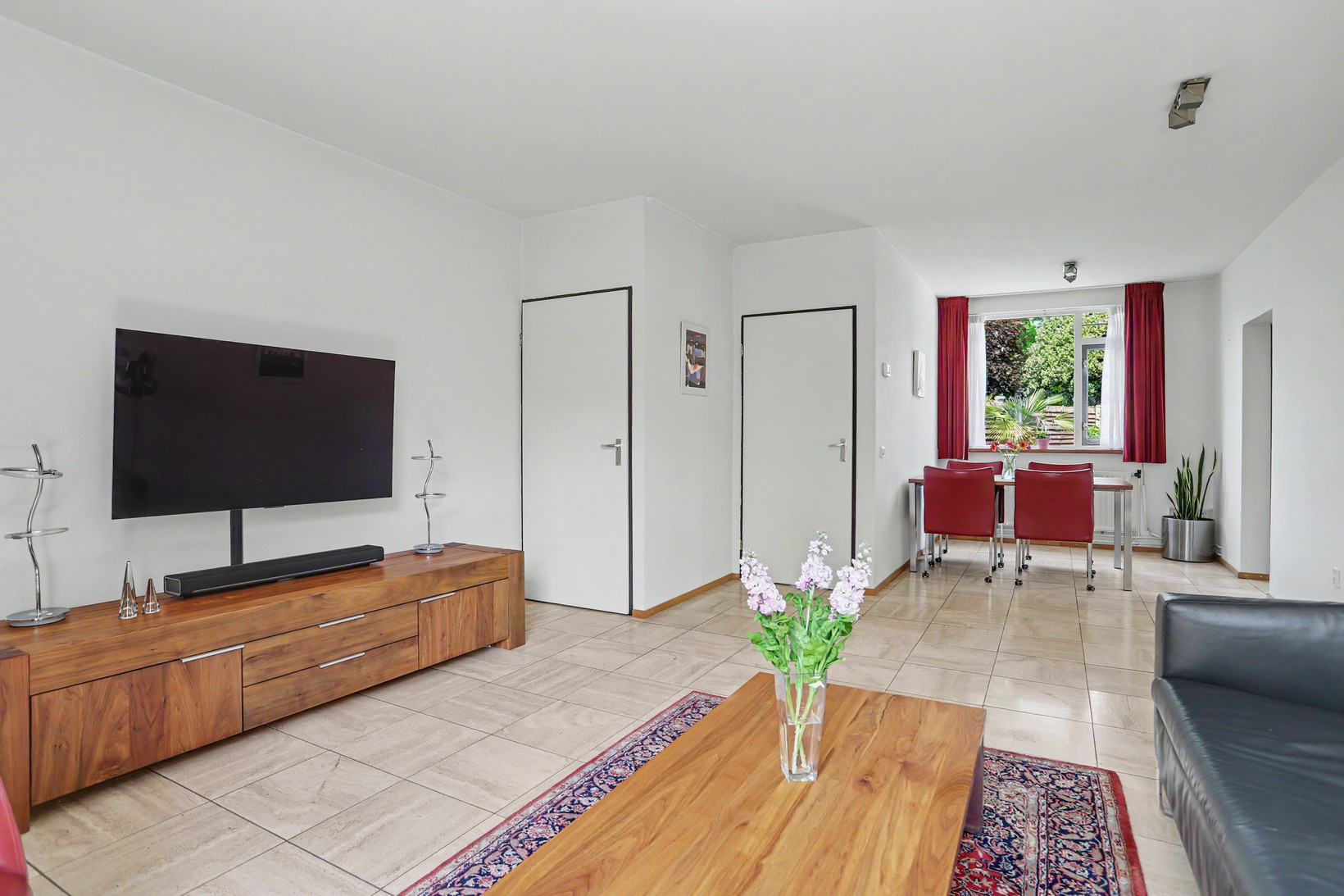 Tussenwoning te koop: Sint Maartensloop 70, Tilburg