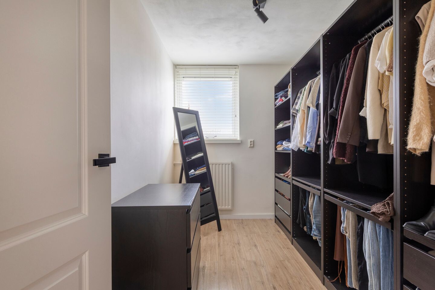 Tussenwoning te koop: Linge 73, Tilburg