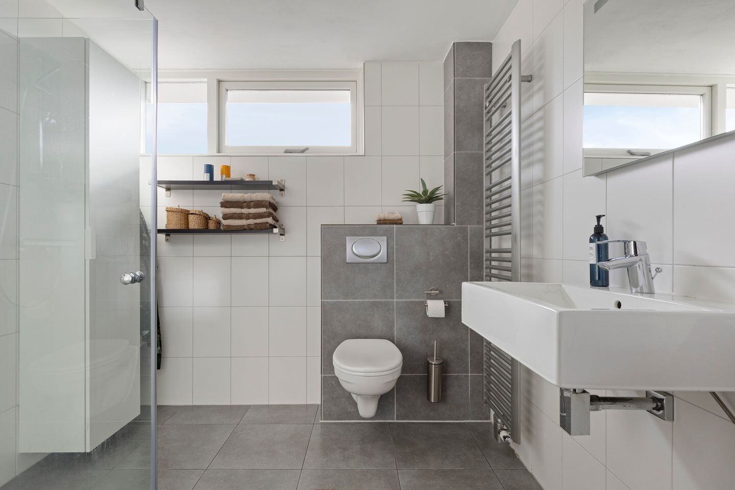 Tussenwoning te koop: Linge 73, Tilburg