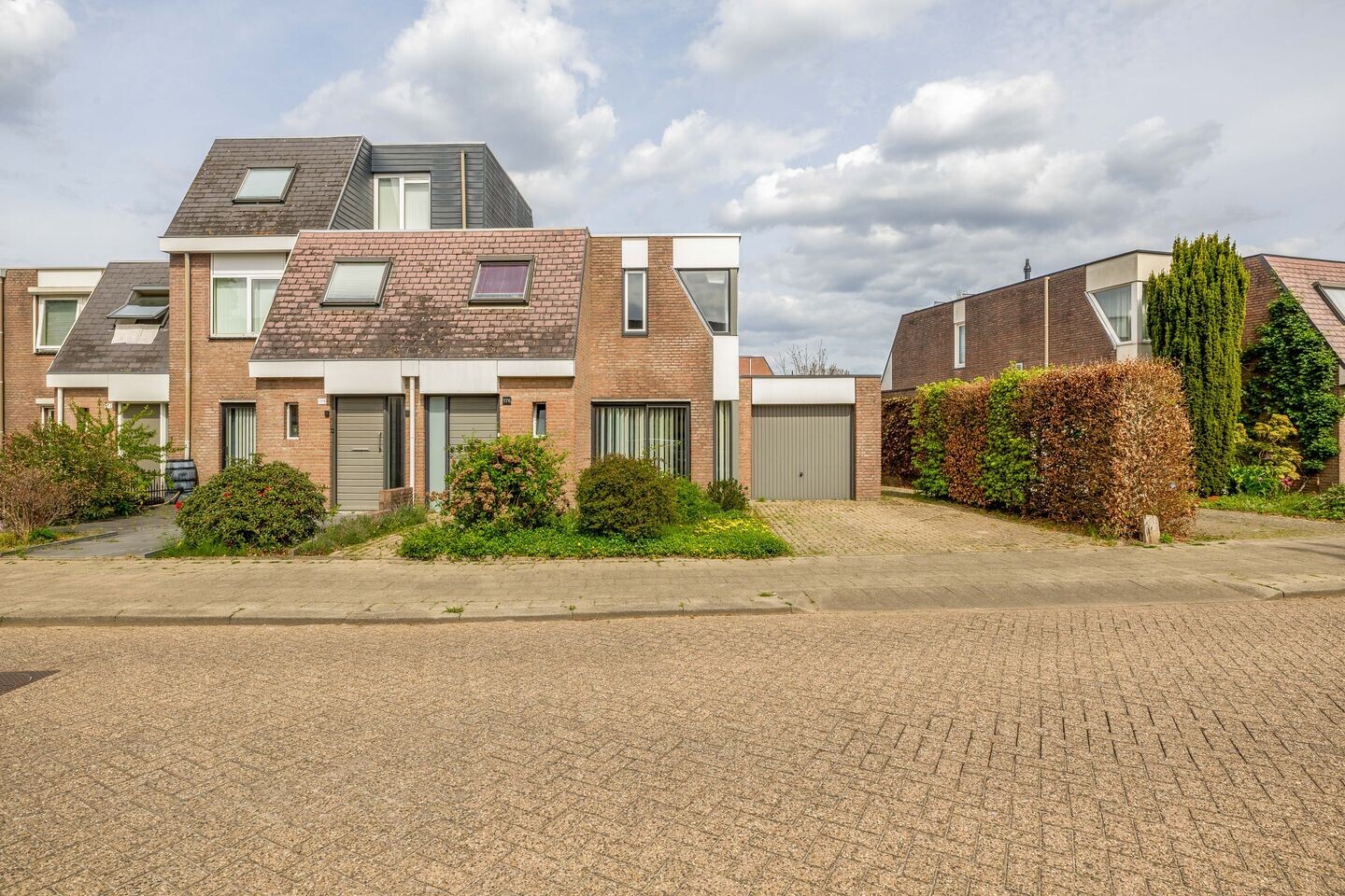 Hoekwoning te koop: Weteringlaan 176, Tilburg