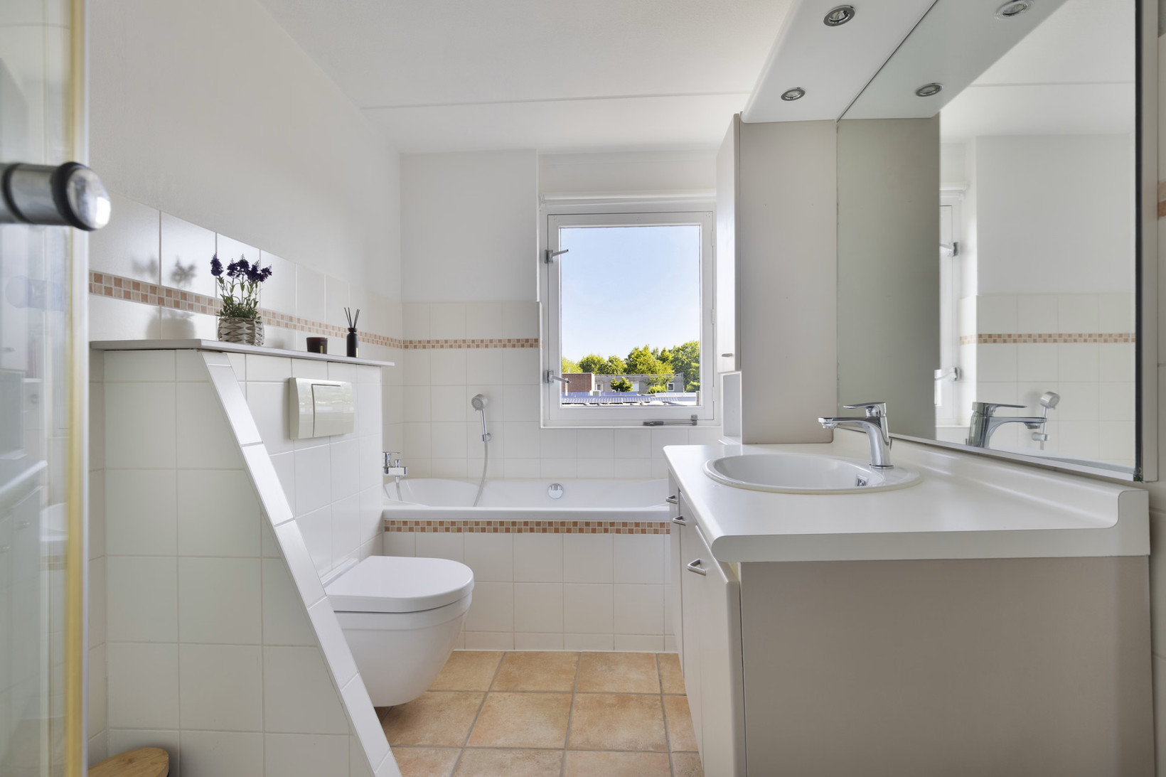 Tussenwoning te koop: Reuverlaan 5, Tilburg