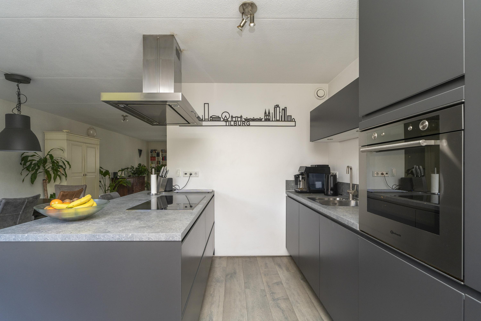 Hoekwoning te koop: Rustenburgstraat 25, Tilburg