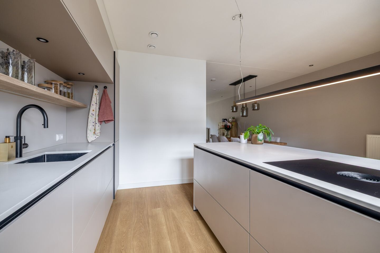 Tussenwoning te koop: Varsseveldstraat 123, Tilburg