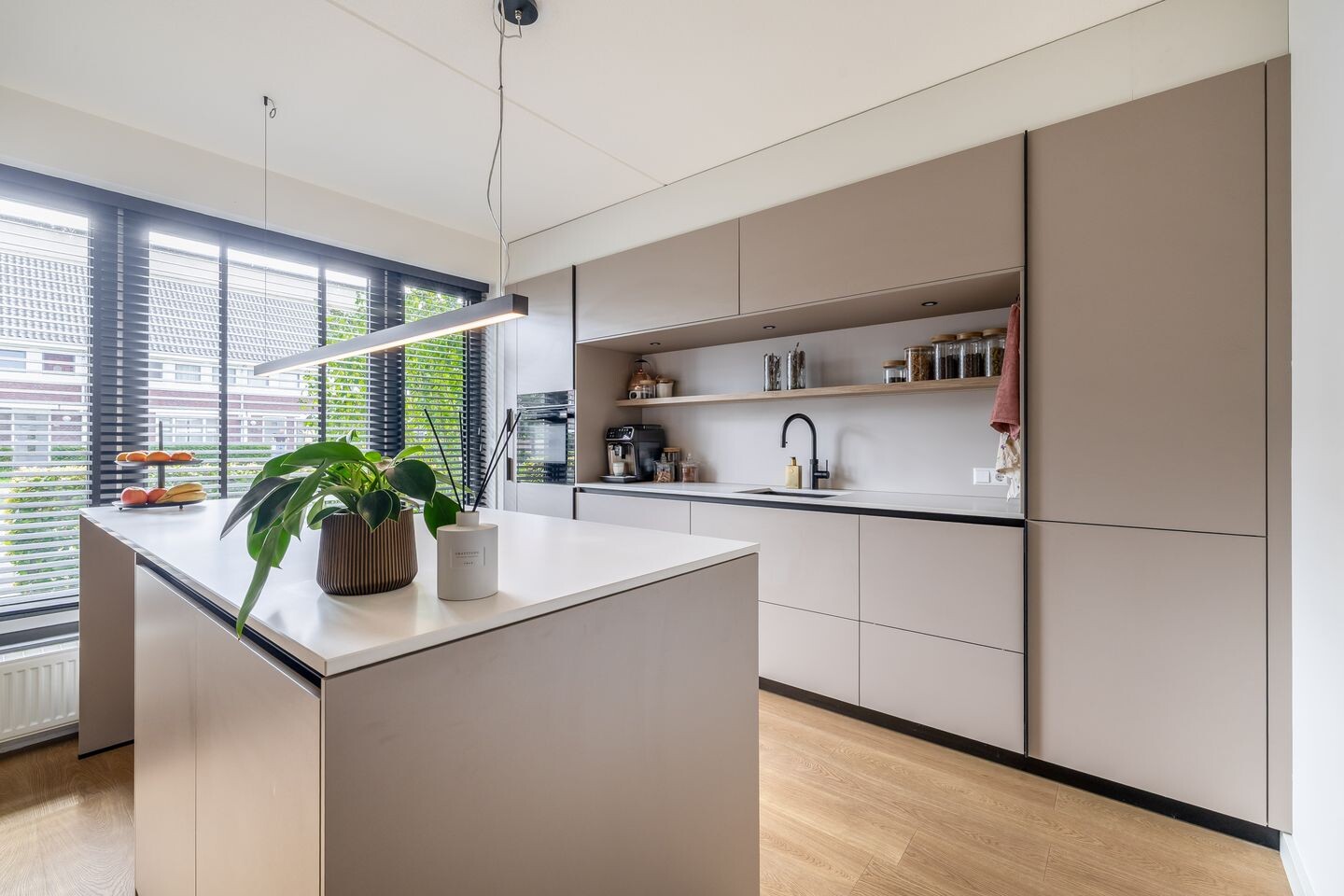 Tussenwoning te koop: Varsseveldstraat 123, Tilburg