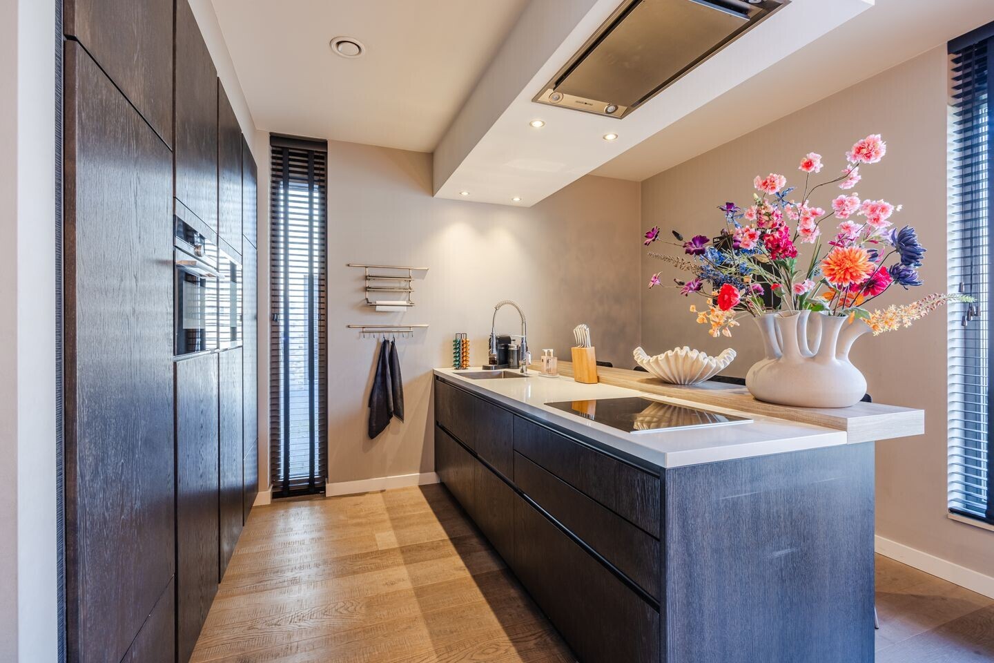 Tussenwoning te koop: Zierikzeestraat 12, Tilburg