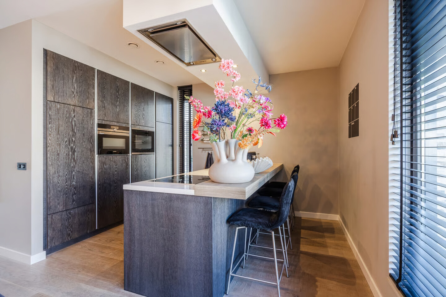 Tussenwoning te koop: Zierikzeestraat 12, Tilburg
