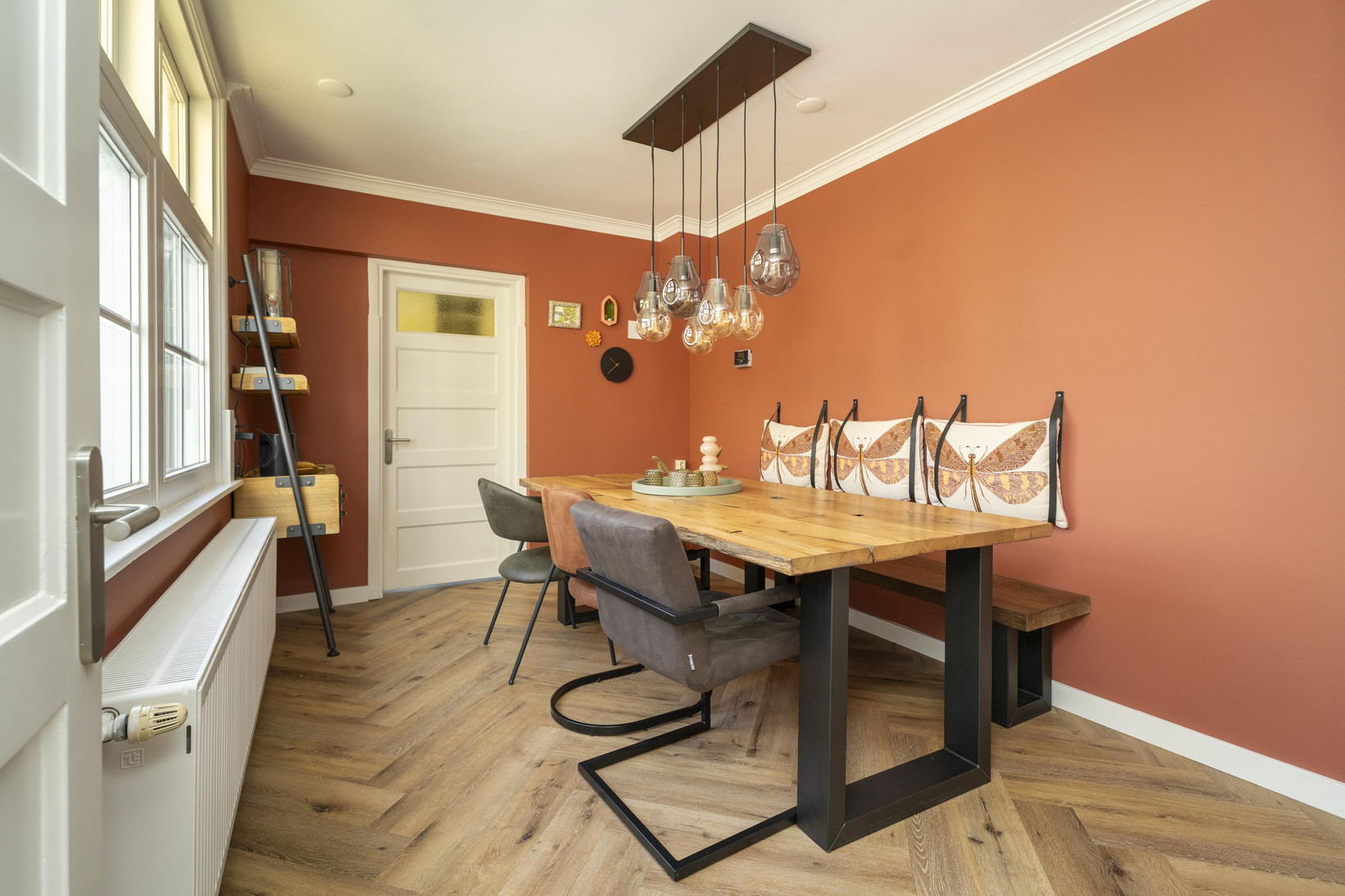 Tussenwoning te koop: Primus van Gilsstraat 24, Tilburg