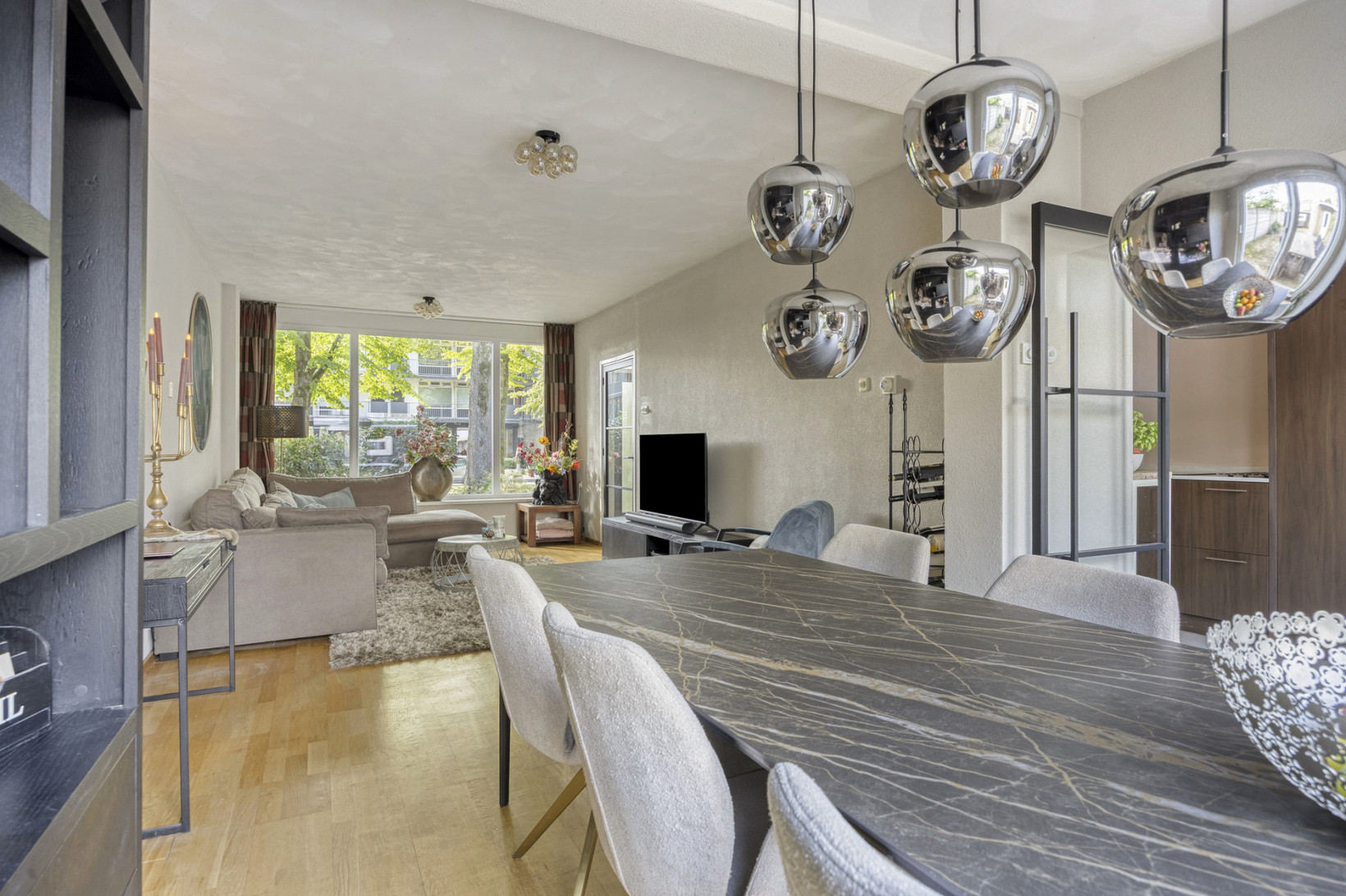 Tussenwoning te koop: Postelse Hoeflaan 6, Tilburg