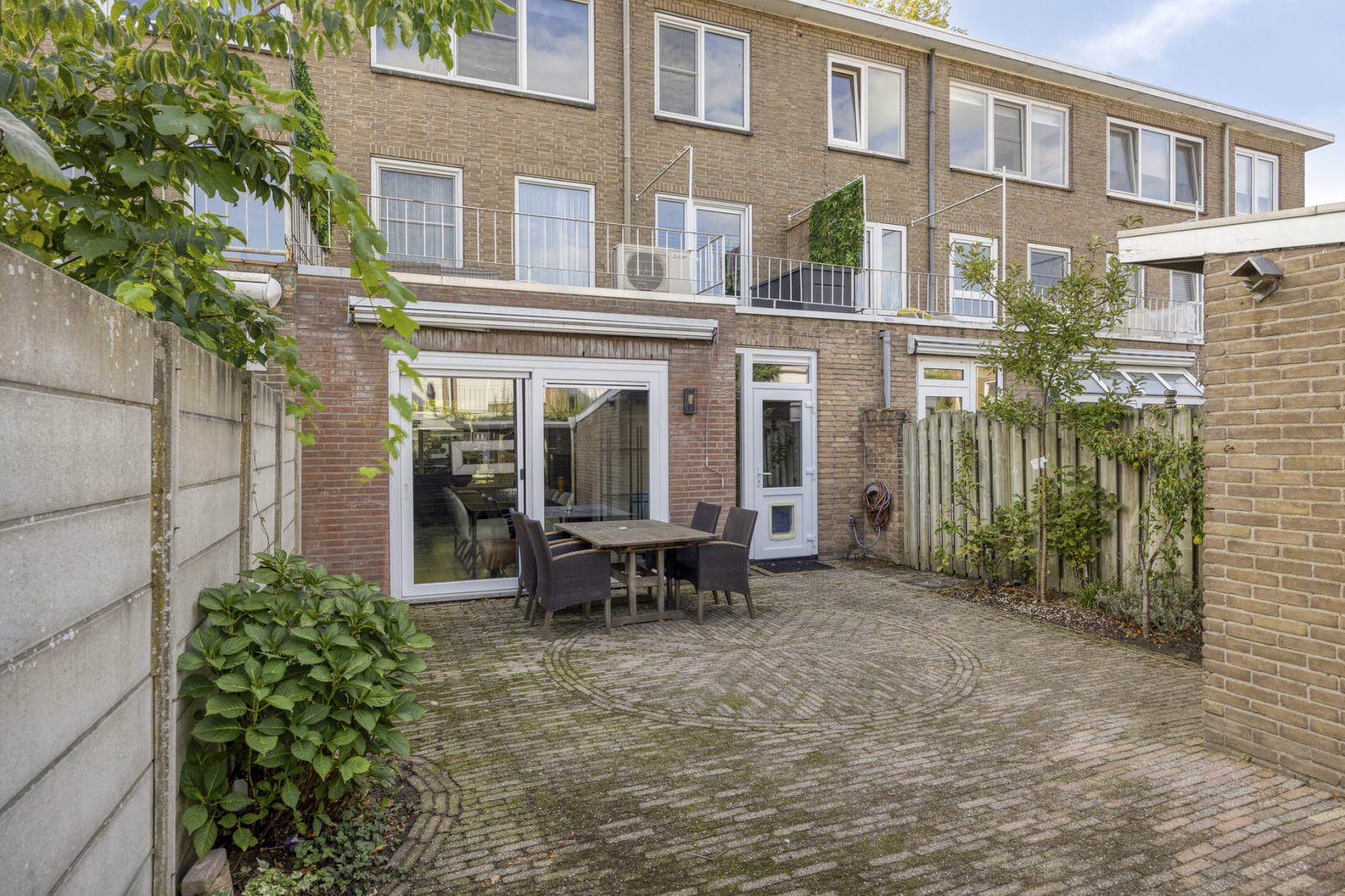 Tussenwoning te koop: Postelse Hoeflaan 6, Tilburg