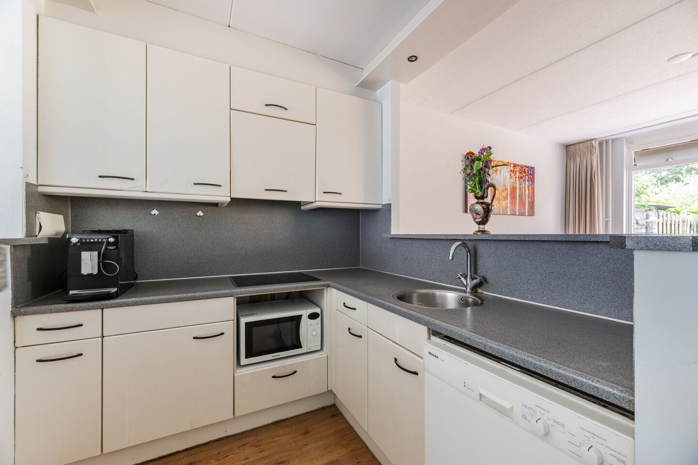 Tussenwoning te koop: Benthuizenstraat 16, Tilburg