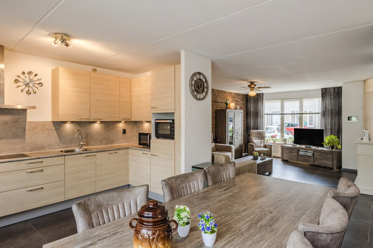 Tussenwoning te koop: Doesburgstraat 83, Tilburg
