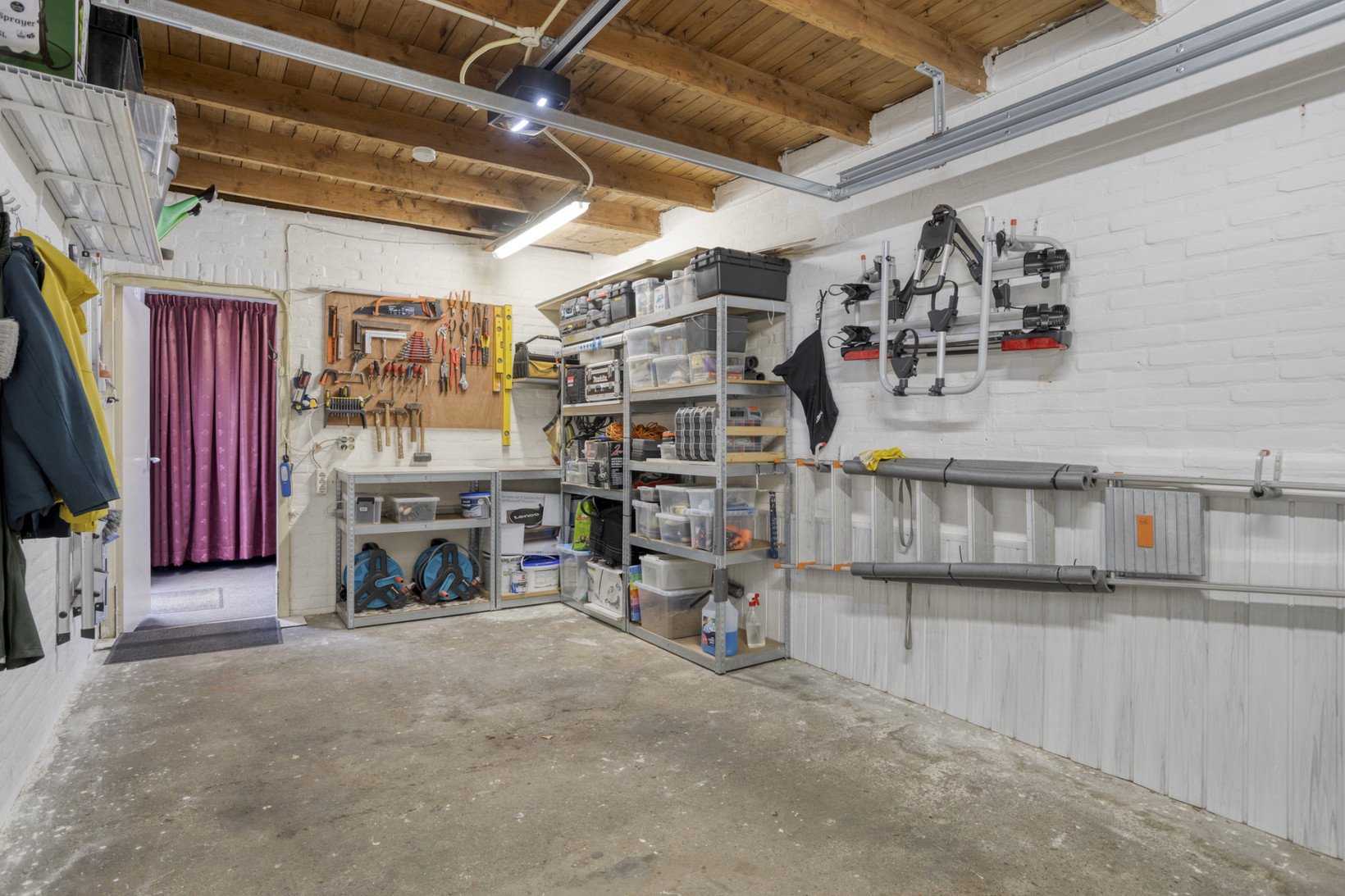 Tussenwoning te koop: Saliehof 13, Tilburg
