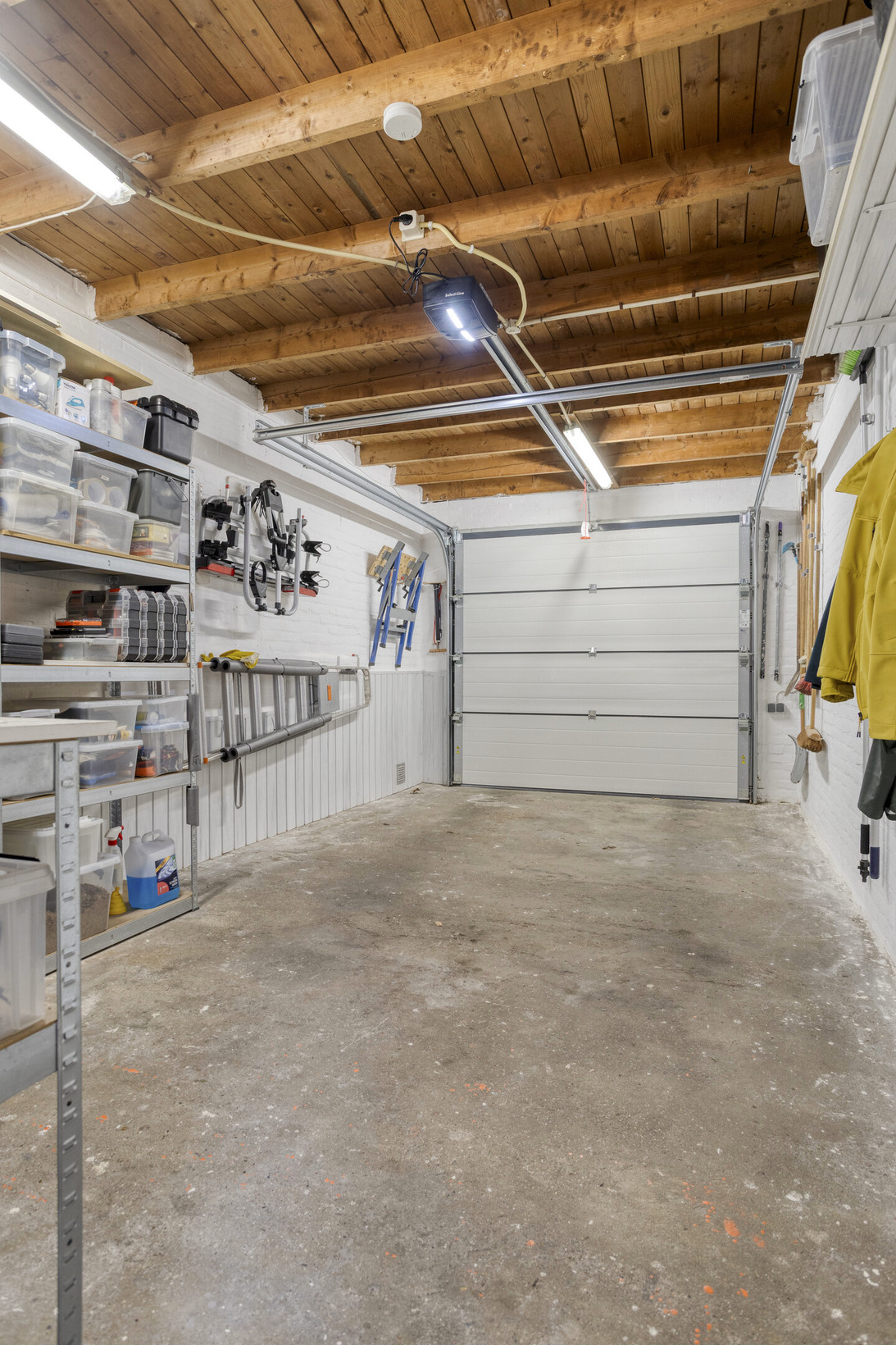 Tussenwoning te koop: Saliehof 13, Tilburg