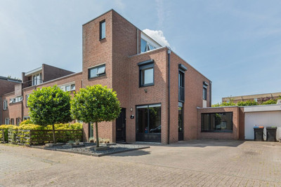 Naardenstra. 13