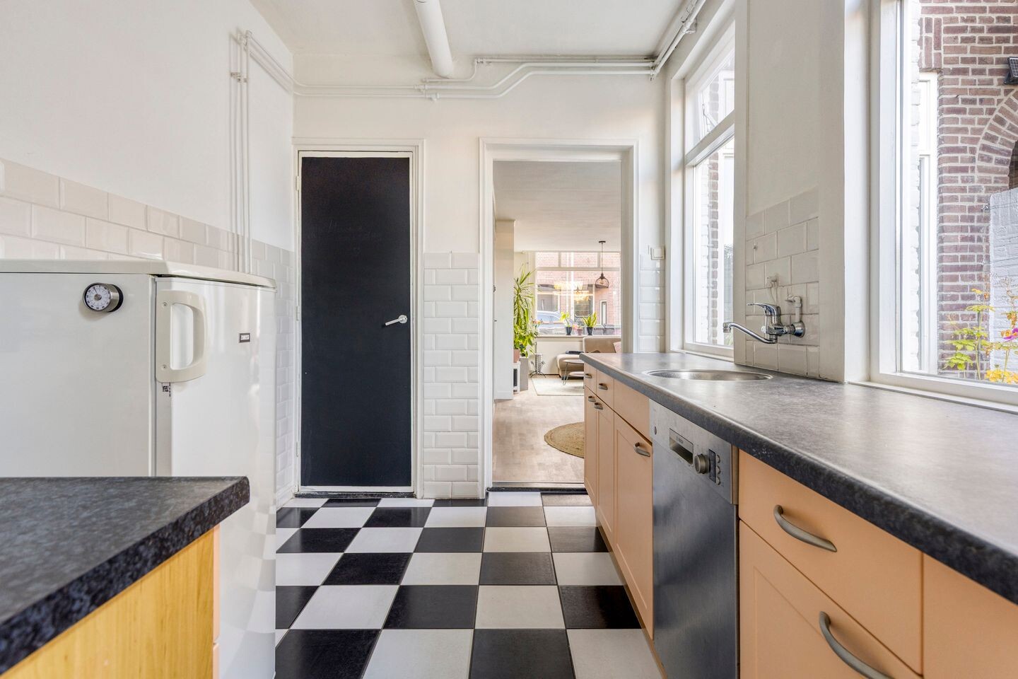 Tussenwoning te koop: Deken Sandersstraat 7, Tilburg