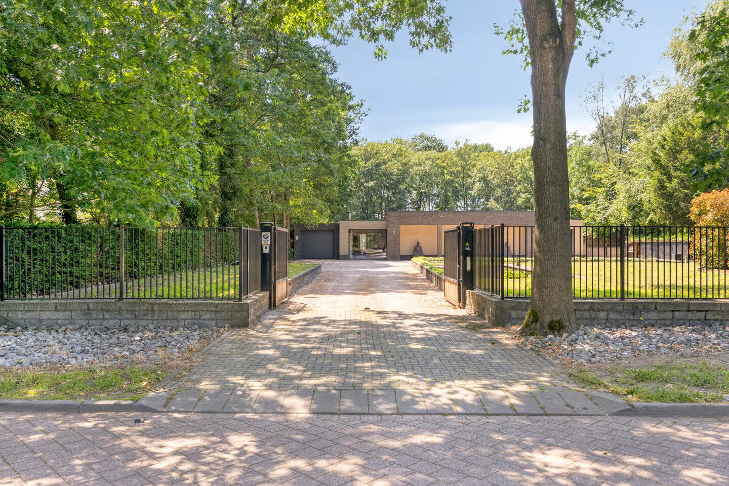 Vrijstaande woning te koop: Dongenseweg 126A, Tilburg