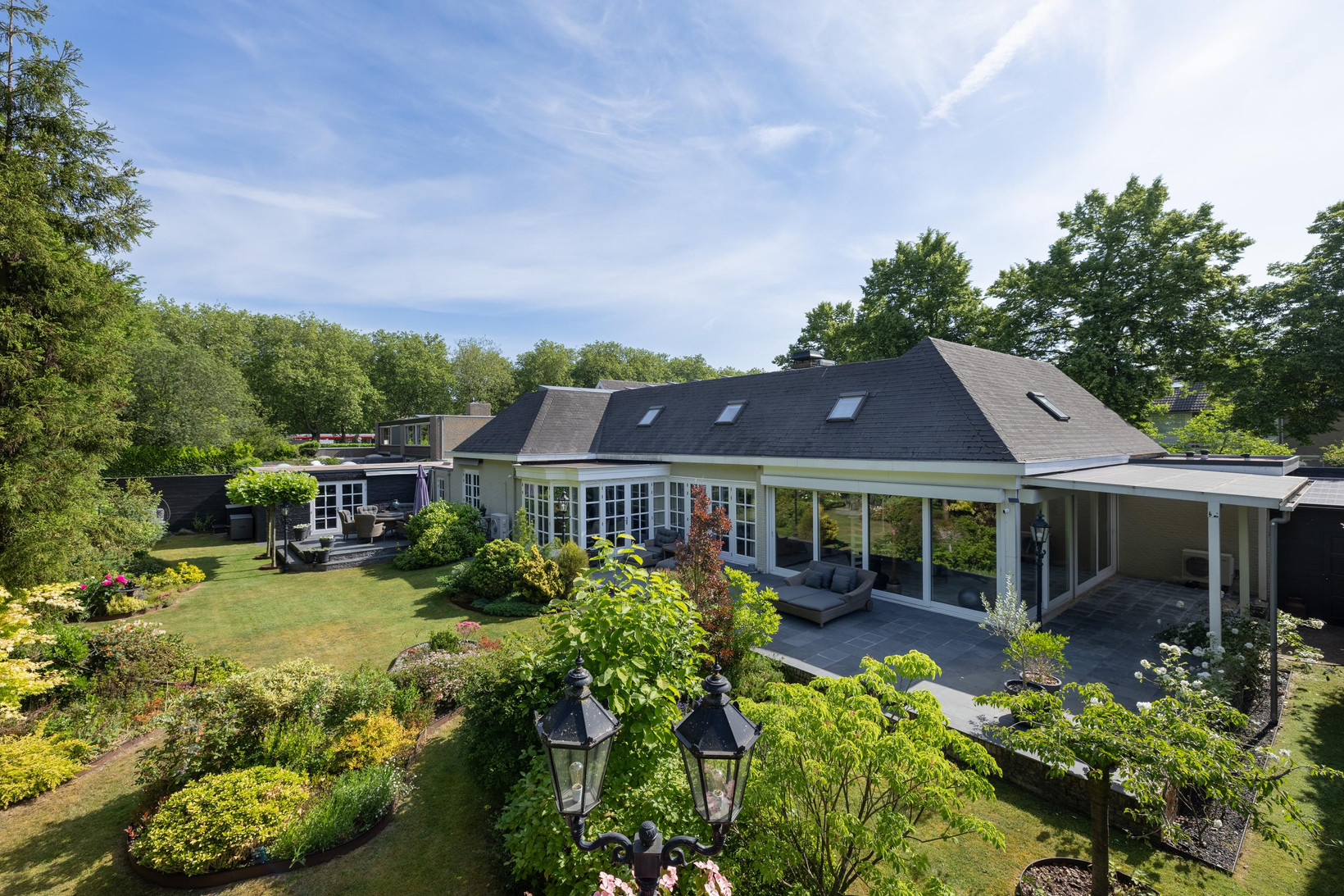 Hoekwoning te koop: Debussylaan 39, Tilburg