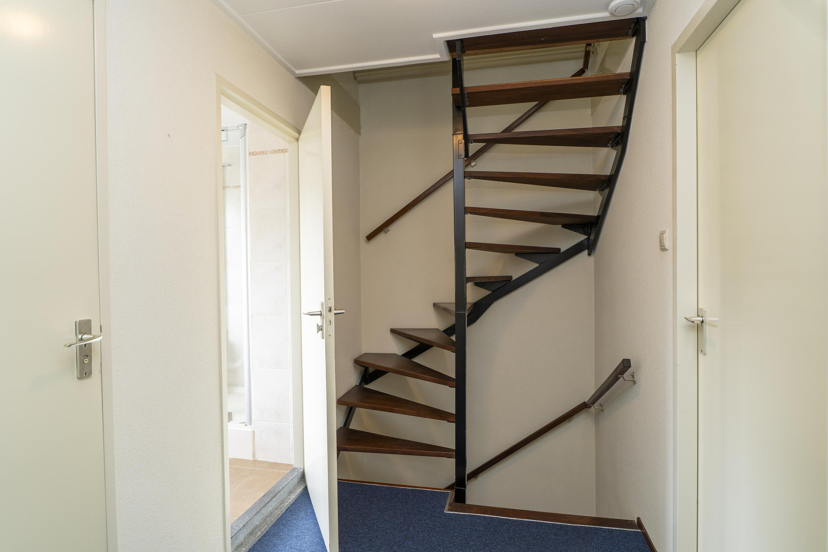 Tussenwoning te koop: Rembrandt van Rijnlaan 37, Berkel-Enschot