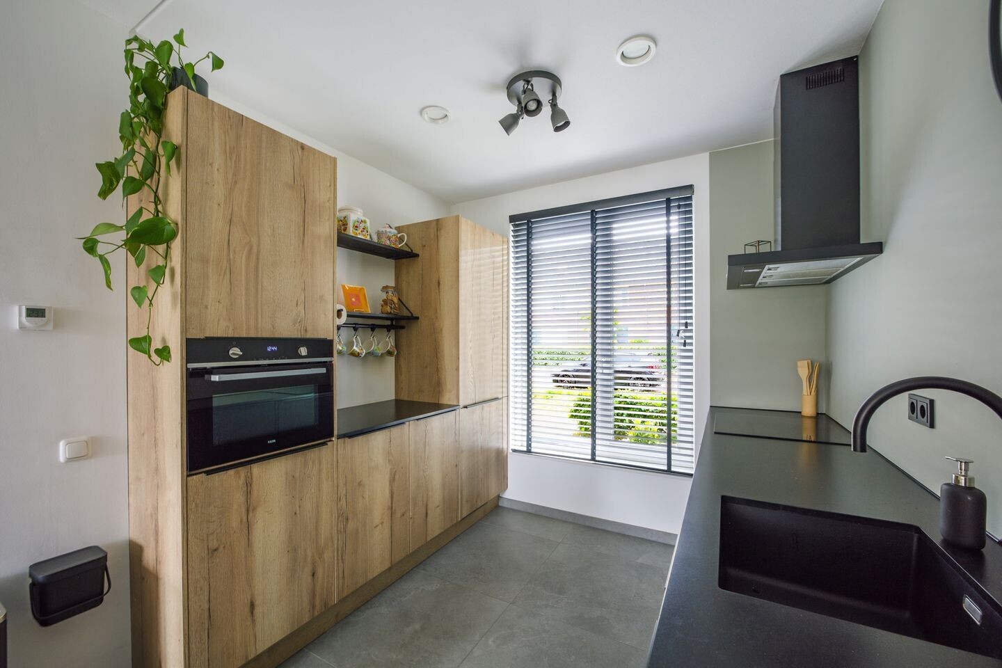 Tussenwoning te koop: Koewei 13, Udenhout