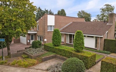 Huis te koop Dr. P. C. de Brouwerlaan 6