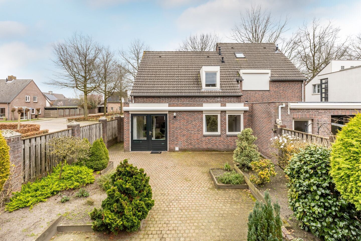 Twee-onder-één-kap te koop: Glazenmaker 2, Oost West En Middelbeers