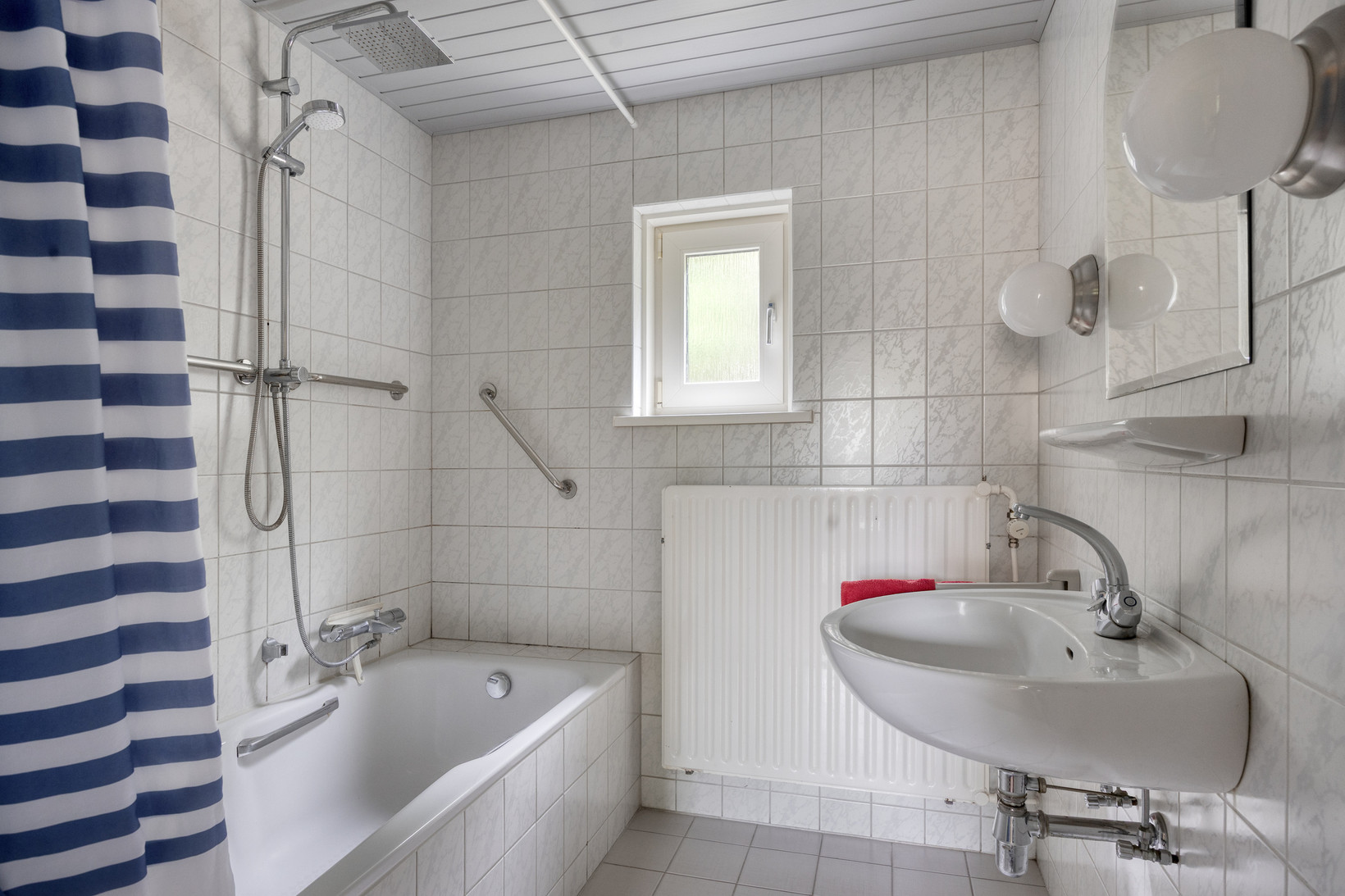 Tussenwoning te koop: de Ruyterstraat 27, Dongen