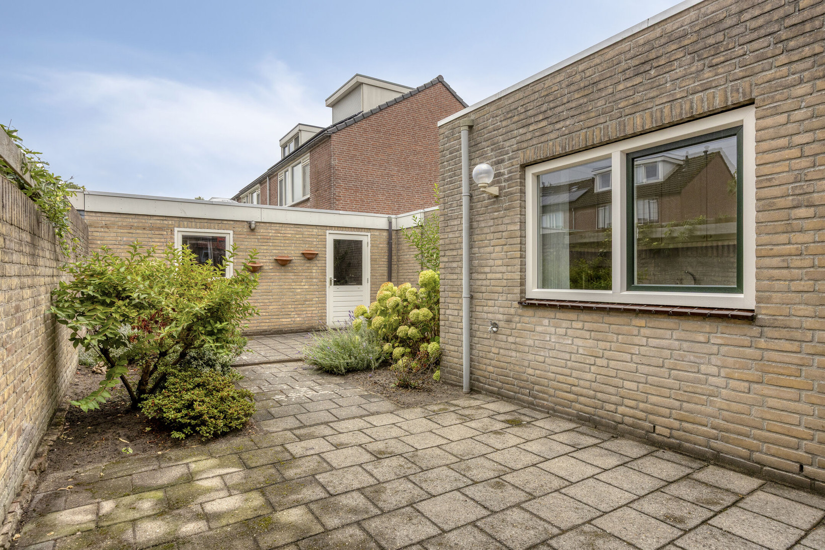 Tussenwoning te koop: de Ruyterstraat 27, Dongen
