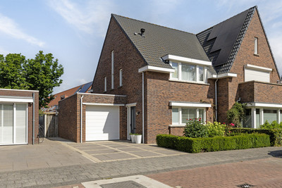 Schoolsticht 18