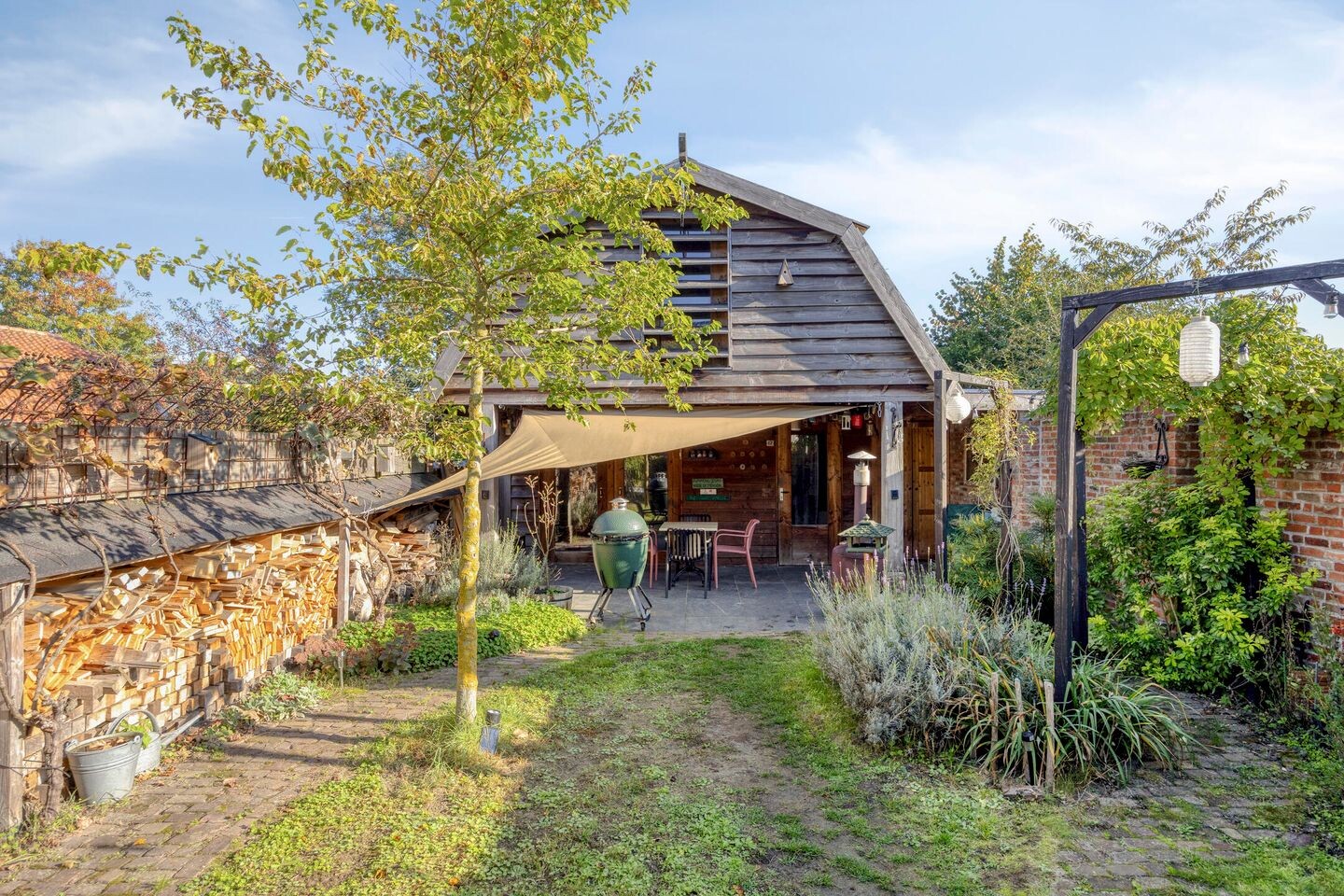 Hoekwoning te koop: Vennen 17, Dongen