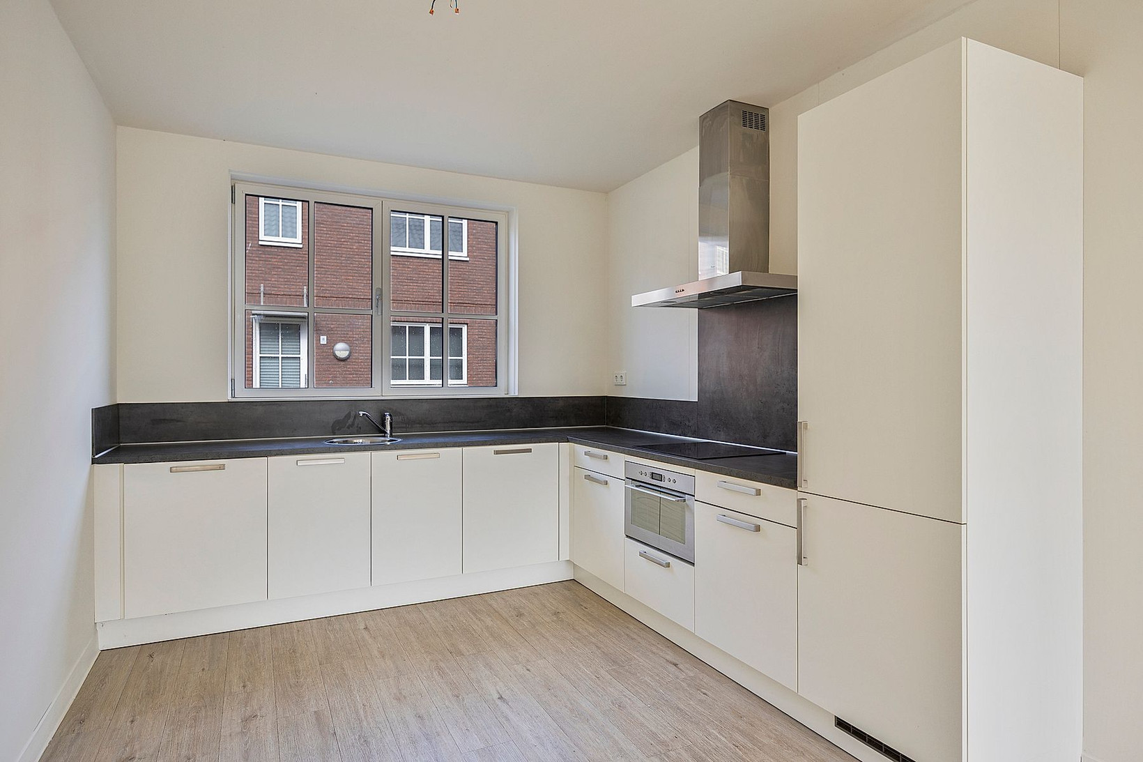 Tussenwoning te koop: Binnenhoven 7, Dongen