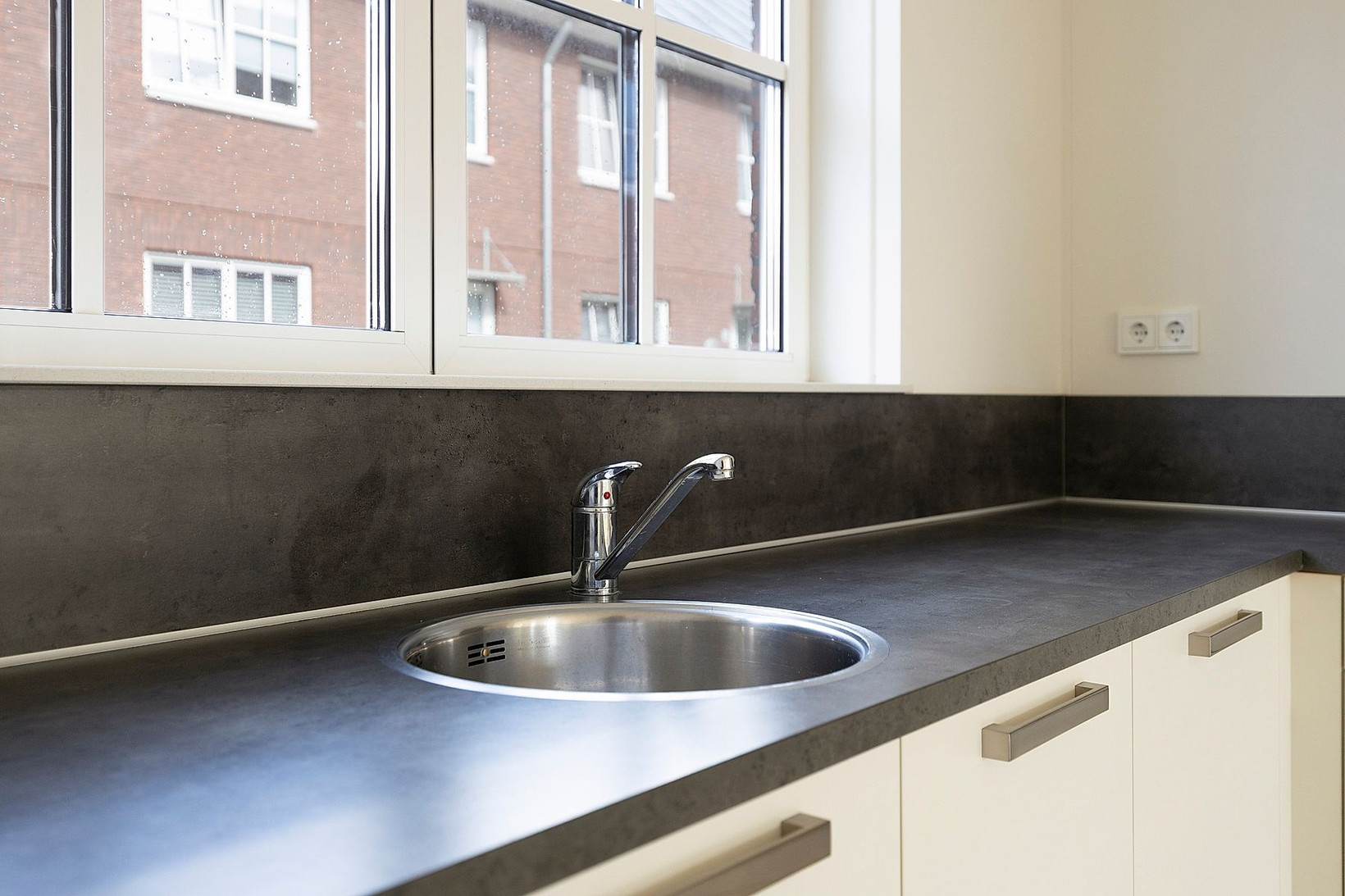 Tussenwoning te koop: Binnenhoven 7, Dongen
