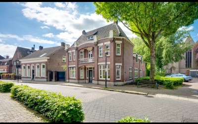Raadhuisstraat 23