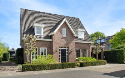 van Brederodestraat 2