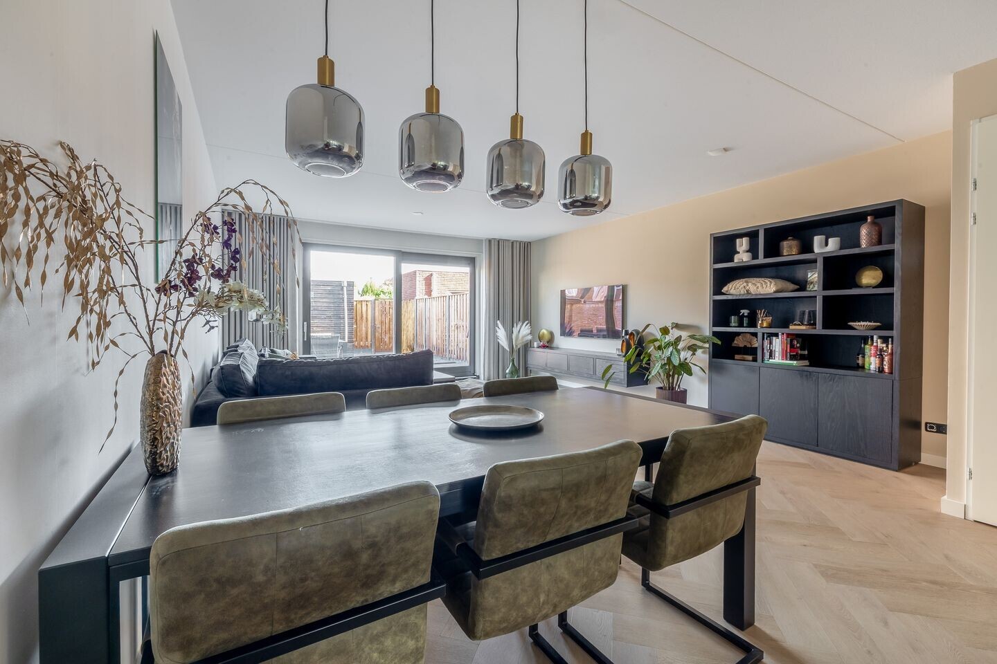 Tussenwoning te koop: Floris V-laan 11B, Waalwijk