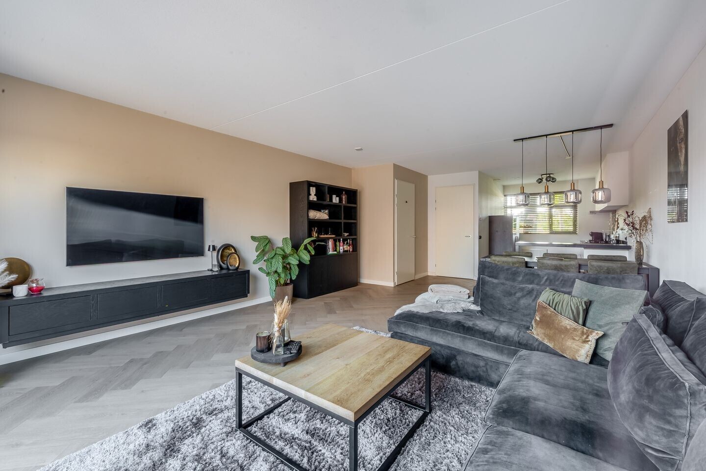 Tussenwoning te koop: Floris V-laan 11B, Waalwijk
