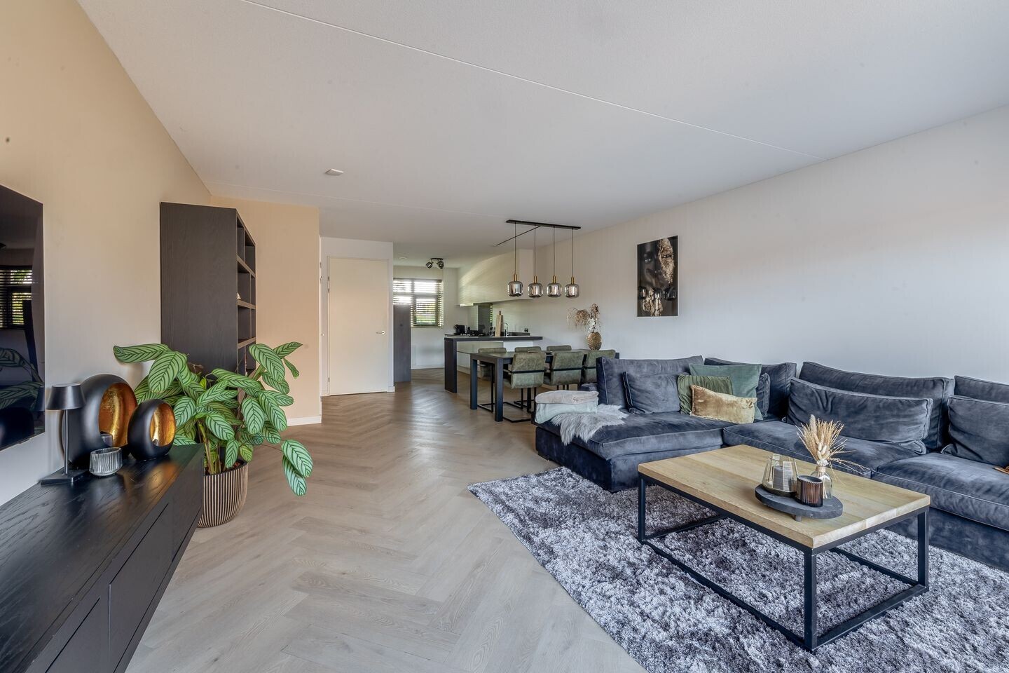 Tussenwoning te koop: Floris V-laan 11B, Waalwijk