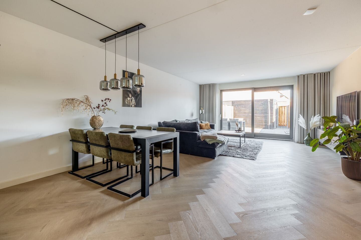 Tussenwoning te koop: Floris V-laan 11B, Waalwijk