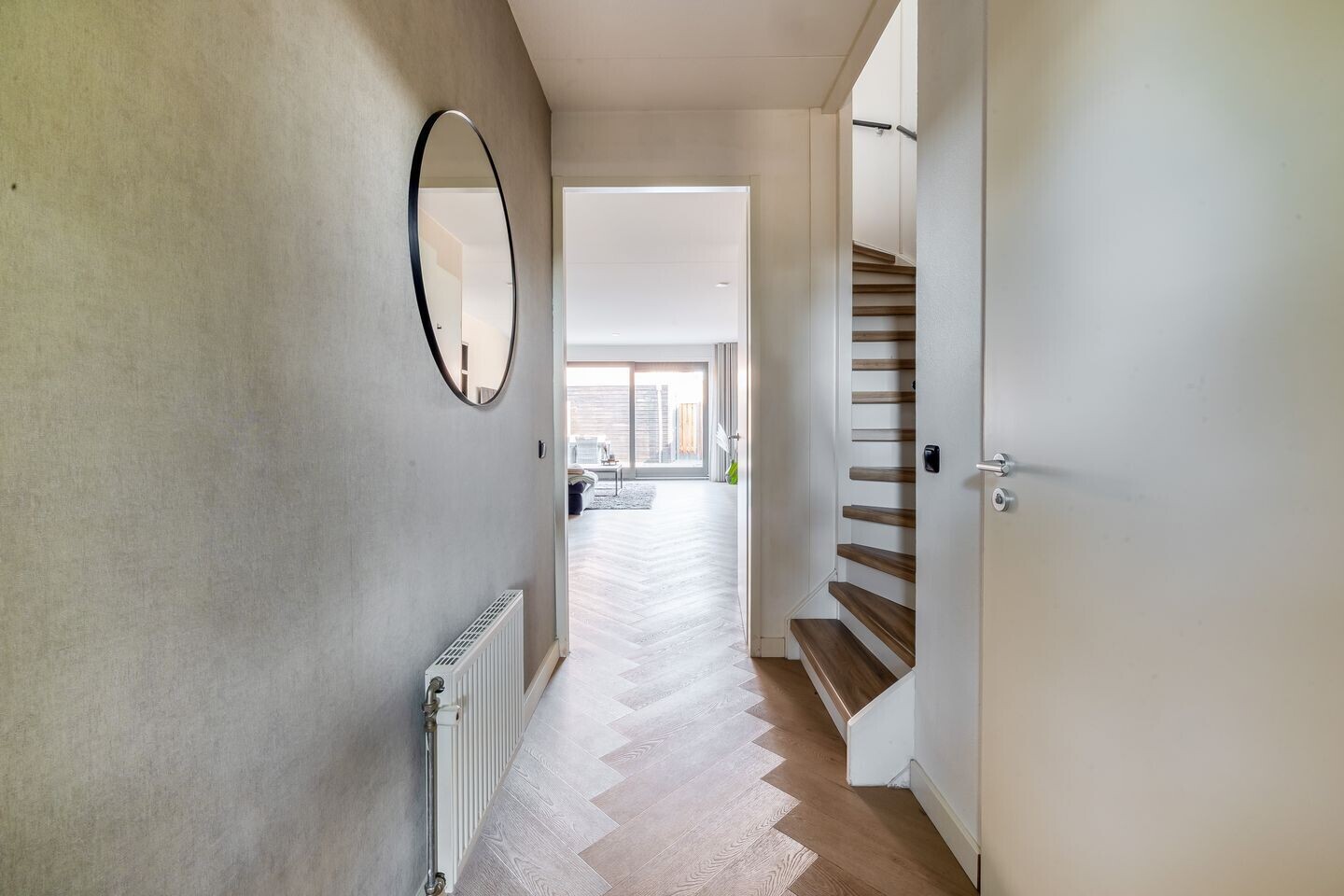 Tussenwoning te koop: Floris V-laan 11B, Waalwijk