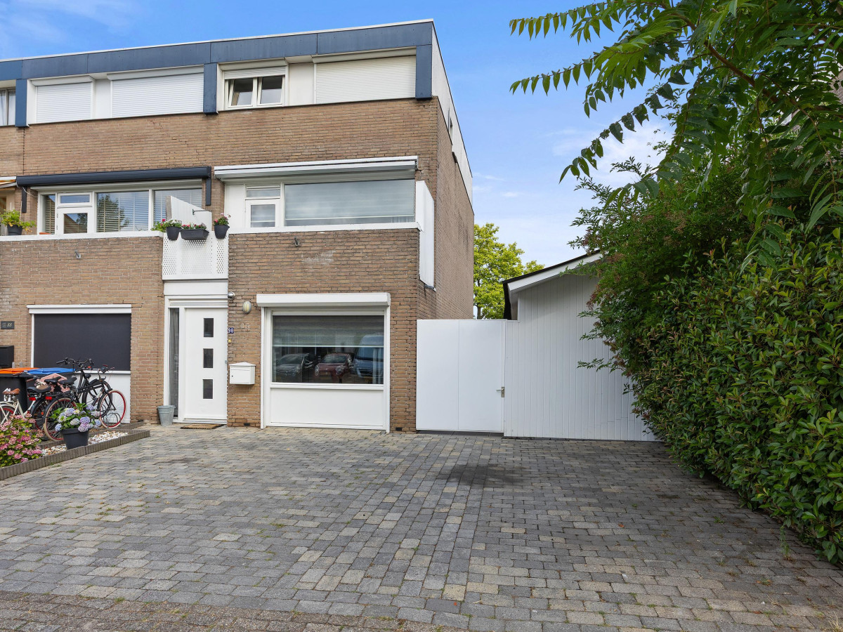 Tussenwoning te koop: Floris V-laan 11C, Waalwijk