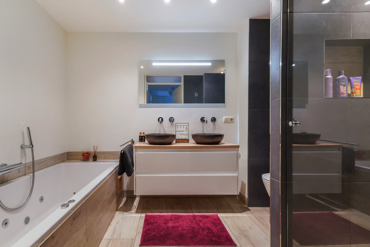 Hoekwoning te koop: Kerkstraat 26, Waalwijk