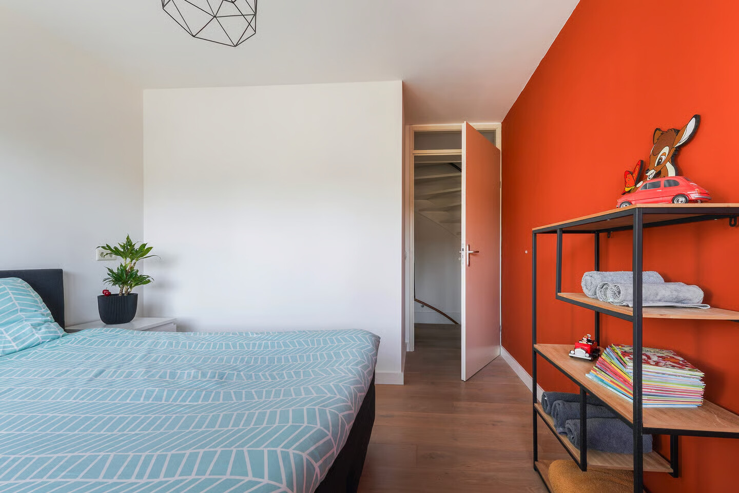Hoekwoning te koop: Kerkstraat 26, Waalwijk