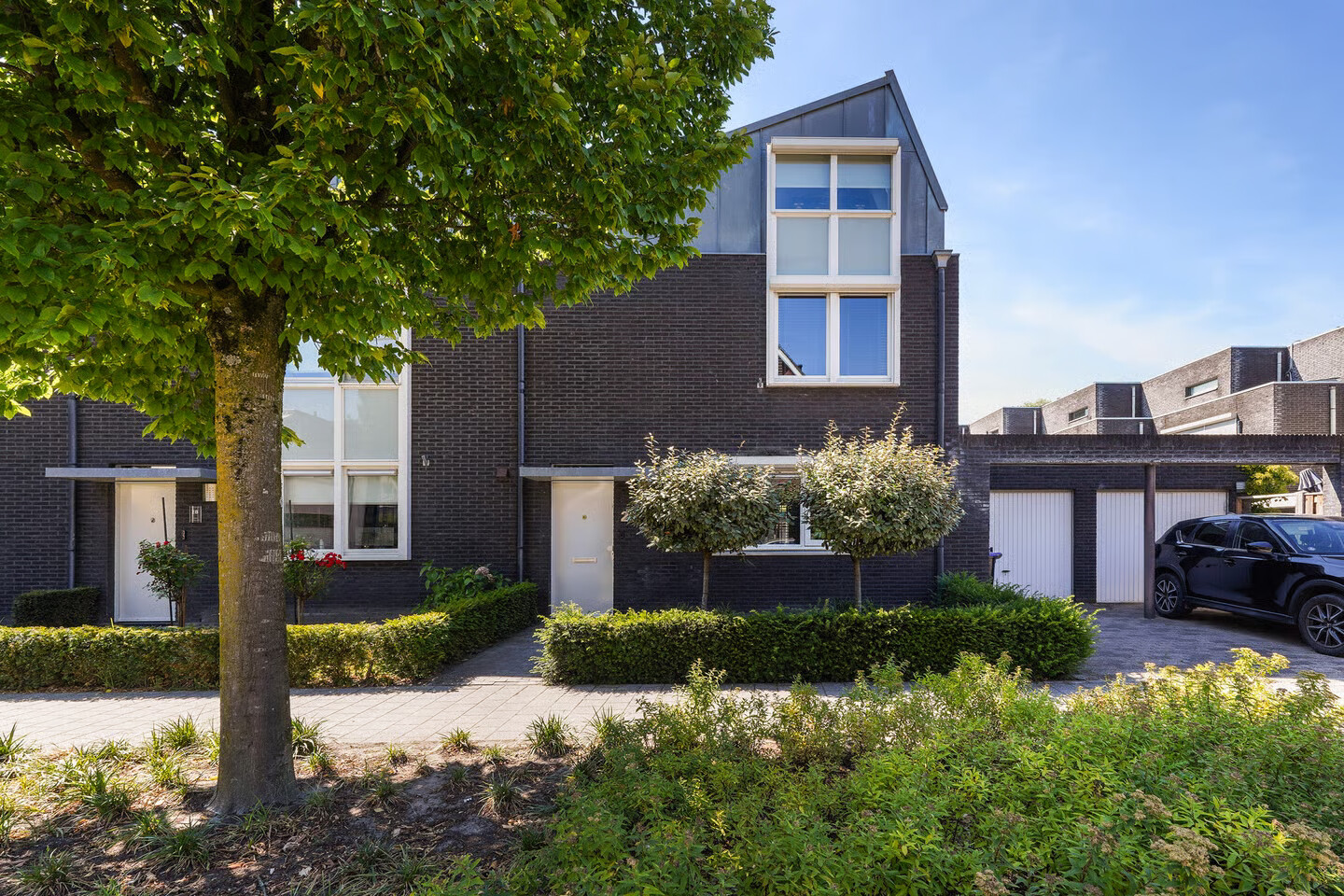 Hoekwoning te koop: Kerkstraat 26, Waalwijk