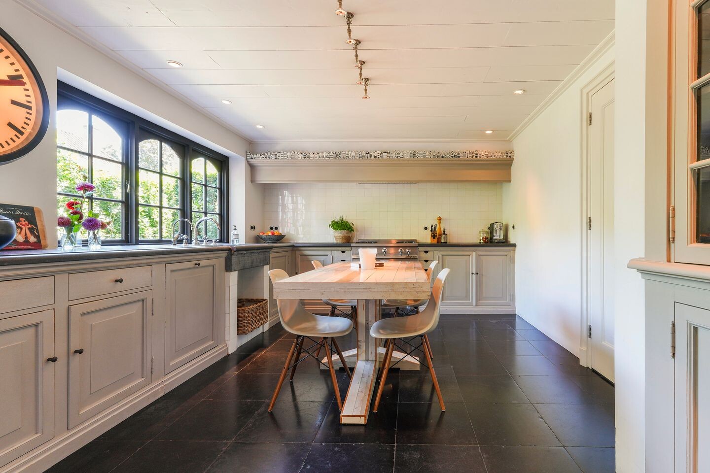Vrijstaande woning te koop: van Brederodelaan 9, Waalwijk