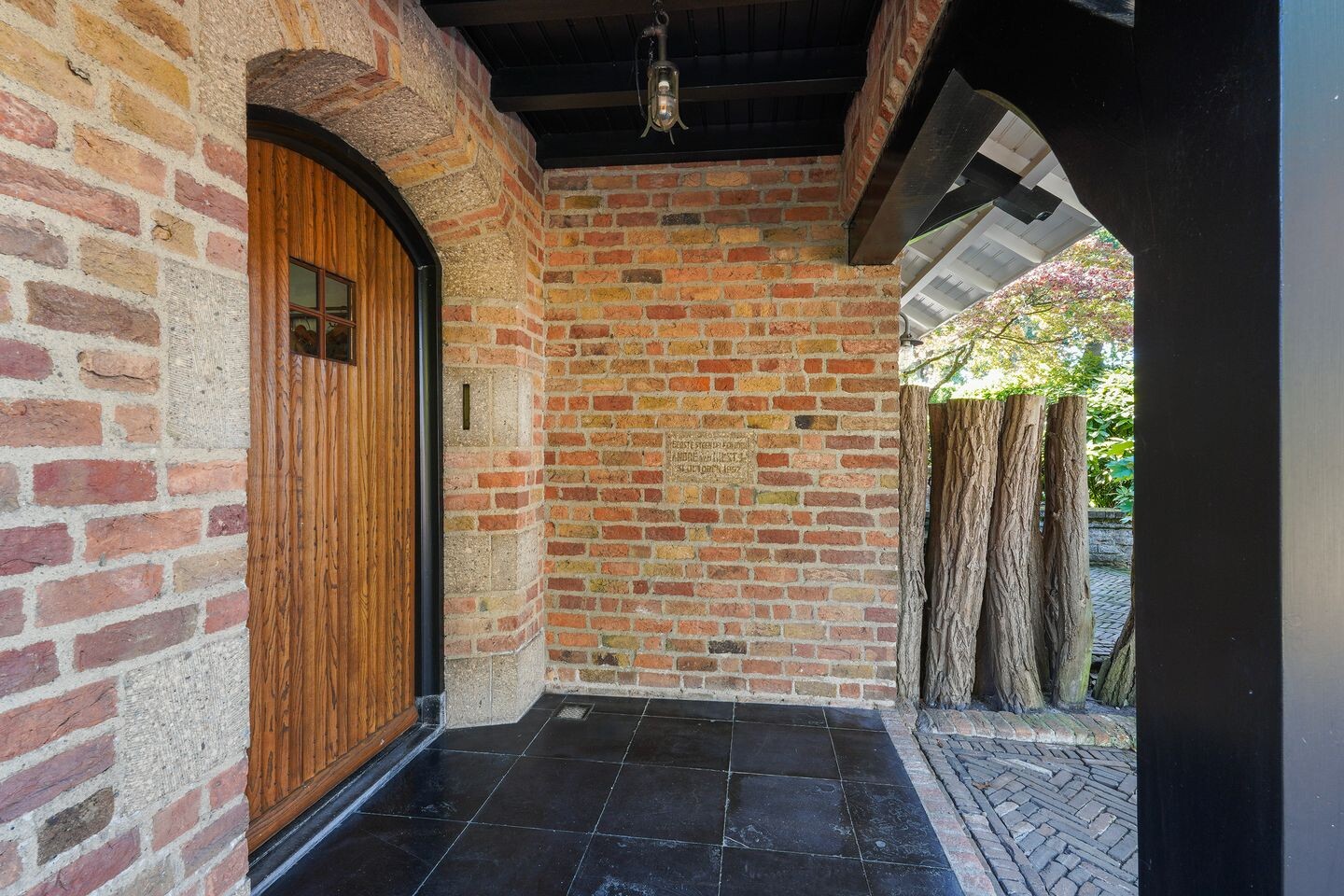 Vrijstaande woning te koop: van Brederodelaan 9, Waalwijk