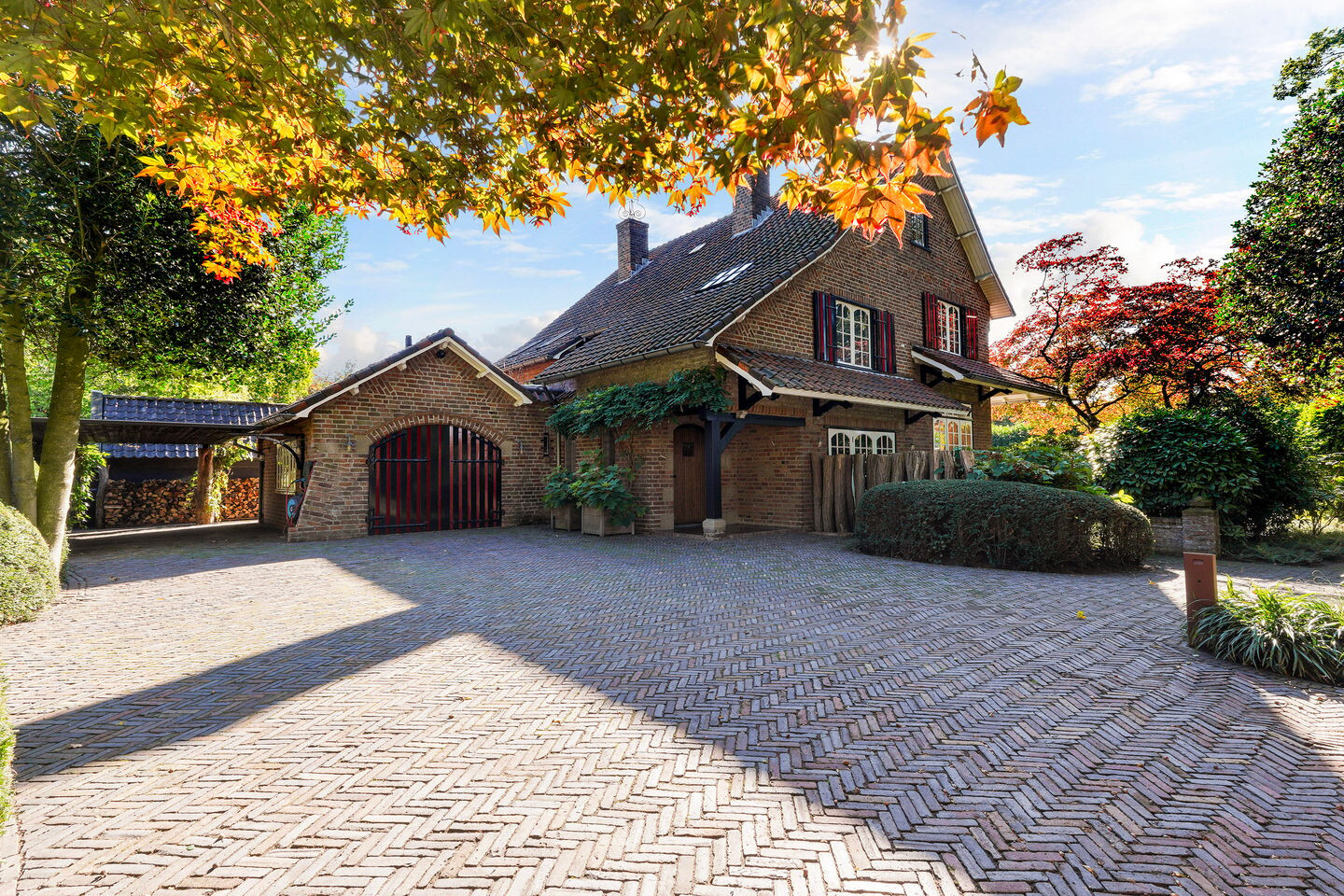 Vrijstaande woning te koop: van Brederodelaan 9, Waalwijk